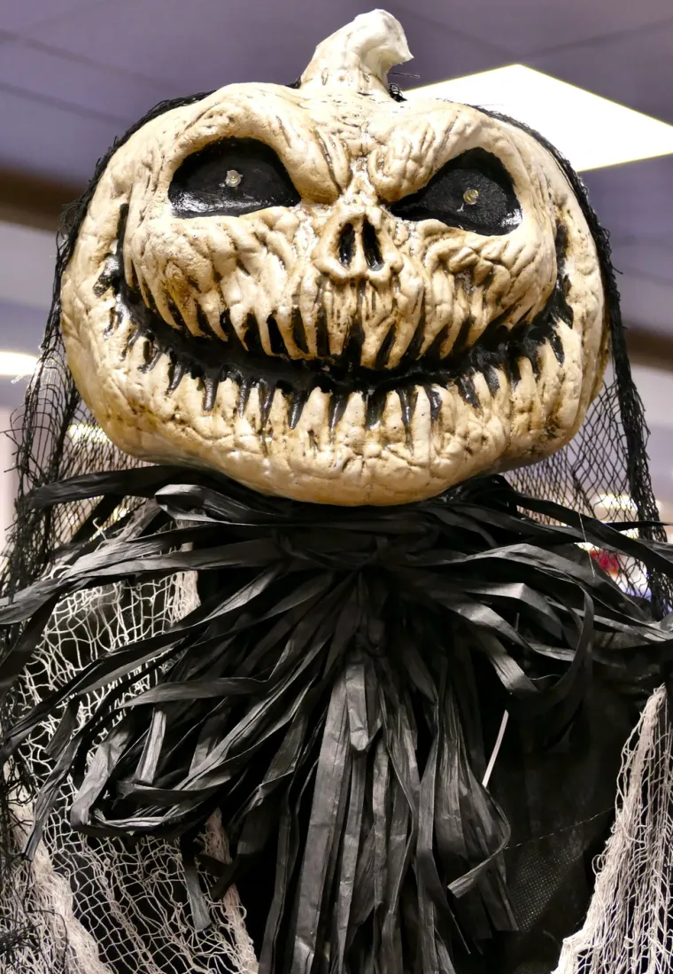 Trgovci već pune police maskama za Noć vje&scaron;tica, znaju oni dobro gdje je lova