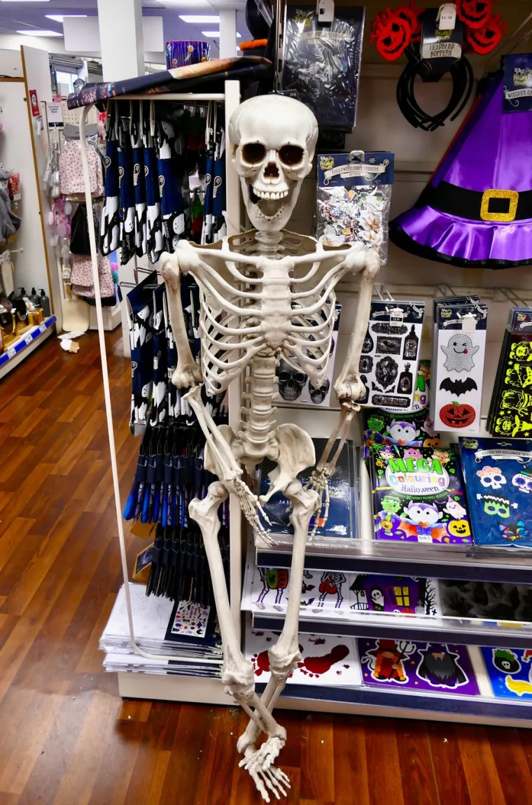 Trgovci već pune police maskama za Noć vje&scaron;tica, znaju oni dobro gdje je lova