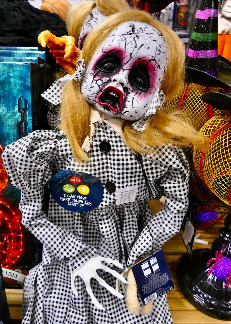 Trgovci već pune police maskama za Noć vje&scaron;tica, znaju oni dobro gdje je lova