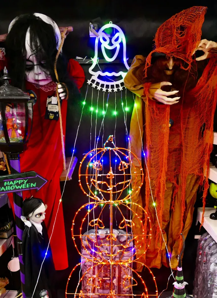 Trgovci već pune police maskama za Noć vje&scaron;tica, znaju oni dobro gdje je lova