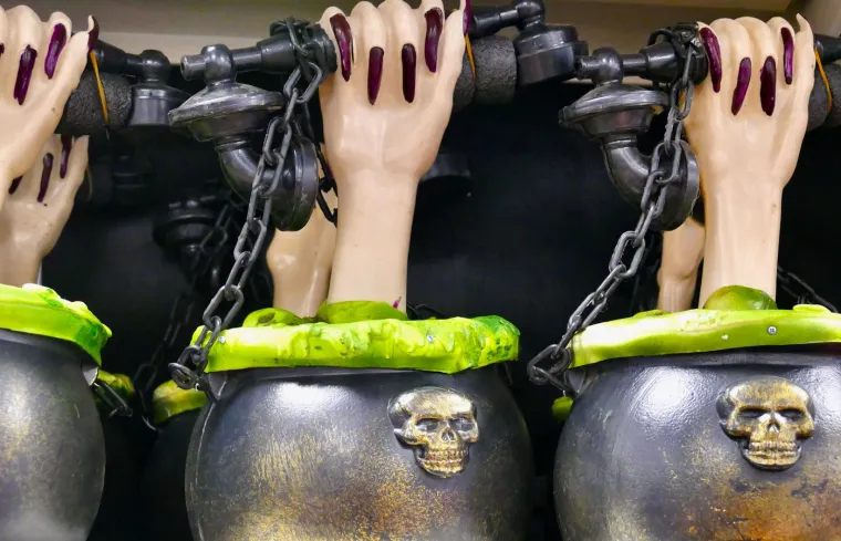 Trgovci već pune police maskama za Noć vje&scaron;tica, znaju oni dobro gdje je lova