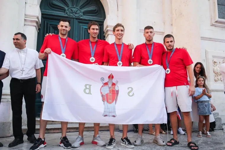 Trenuci za vječnost. Pogledajte kako su Split i Dubrovnik dočekali hrvatske sportske junake