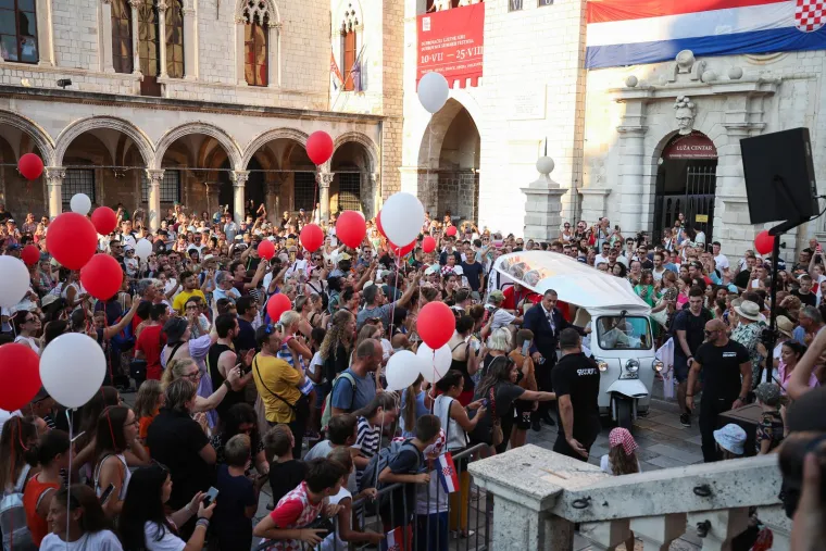 Trenuci za vječnost. Pogledajte kako su Split i Dubrovnik dočekali hrvatske sportske junake
