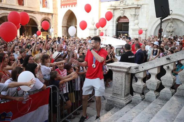Trenuci za vječnost. Pogledajte kako su Split i Dubrovnik dočekali hrvatske sportske junake