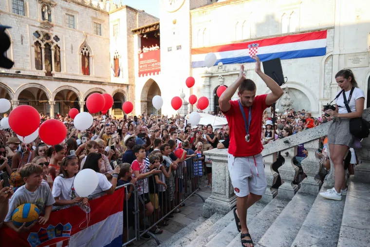 Trenuci za vječnost. Pogledajte kako su Split i Dubrovnik dočekali hrvatske sportske junake