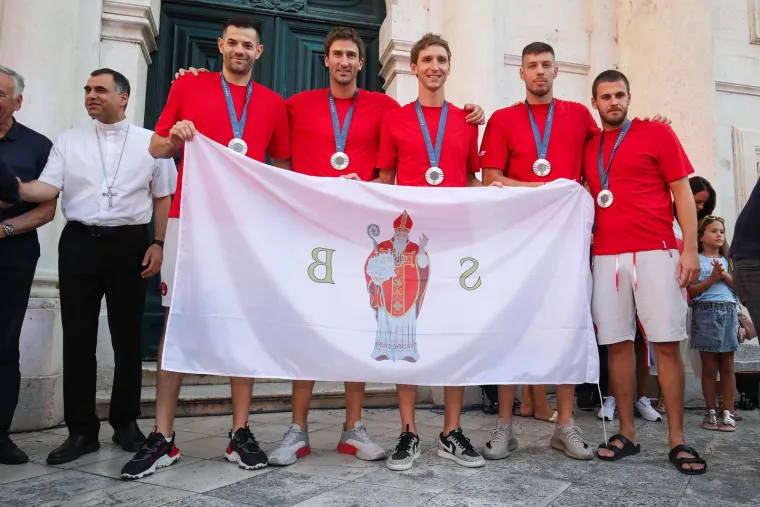 Trenuci za vječnost. Pogledajte kako su Split i Dubrovnik dočekali hrvatske sportske junake