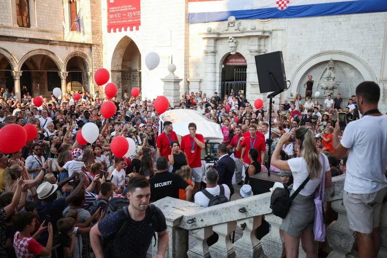 Trenuci za vječnost. Pogledajte kako su Split i Dubrovnik dočekali hrvatske sportske junake