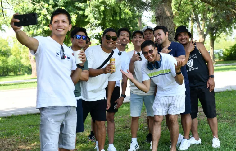 Filipinci održali karaoke party na Jarunu, kakvi su to samo odjekivali hitovi