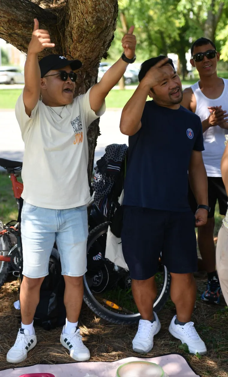 Filipinci održali karaoke party na Jarunu, kakvi su to samo odjekivali hitovi