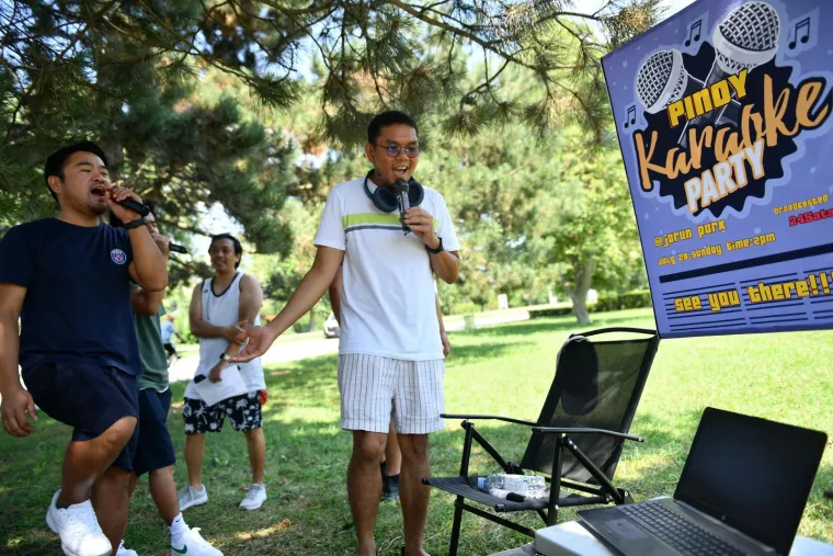 Filipinci održali karaoke party na Jarunu, kakvi su to samo odjekivali hitovi