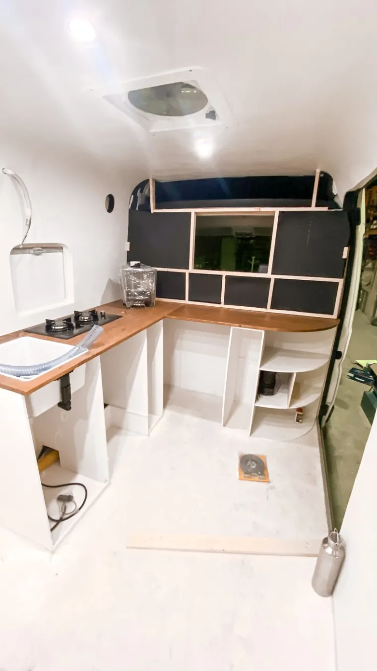 Par je kupio kombi 2020. godine, nastavili su studirati i uz to renovirali su svoj novi dom.