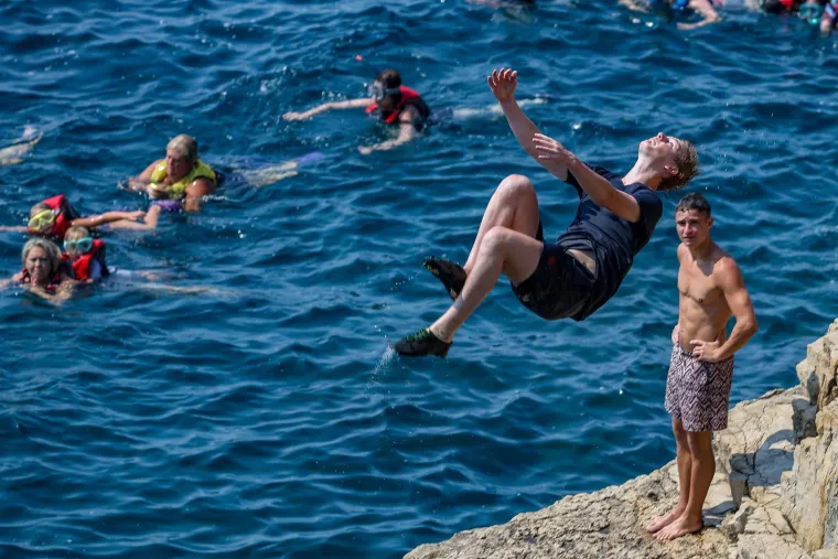 Isklesana tijela, vratolomije i adrenalin: Ovo hrvatskom mjesto je hit među turistima