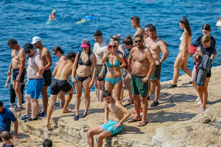 Isklesana tijela, vratolomije i adrenalin: Ovo hrvatskom mjesto je hit među turistima