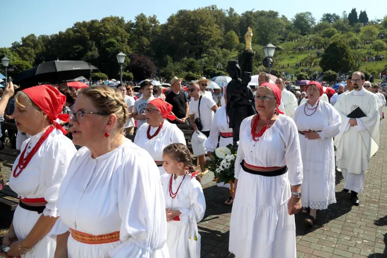 Sinj, Aljmaš, Trsat, Marija Bistrica! Marijanska svetišta krcata vjernicima. Ovako izgleda slavlje Velike Gospe