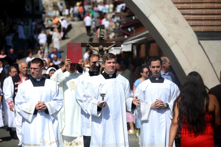 Sinj, Aljmaš, Trsat, Marija Bistrica! Marijanska svetišta krcata vjernicima. Ovako izgleda slavlje Velike Gospe