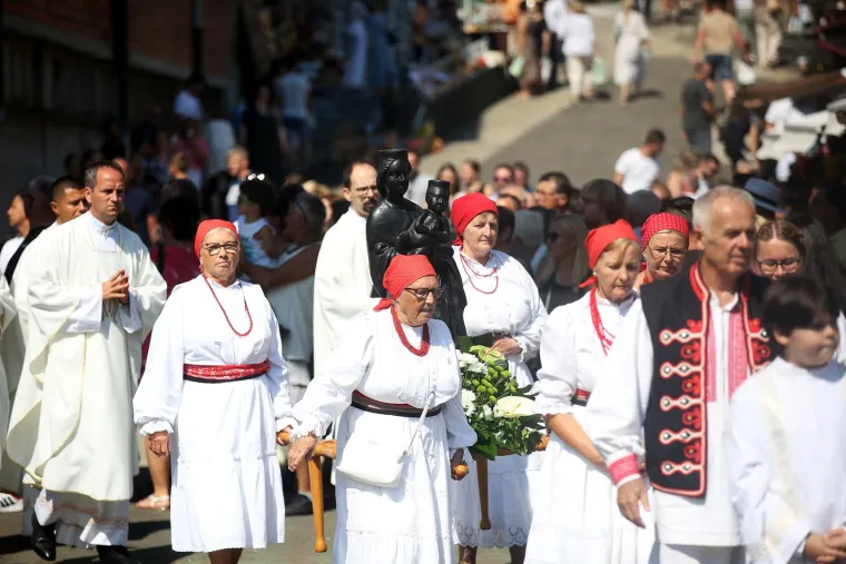 Sinj, Aljmaš, Trsat, Marija Bistrica! Marijanska svetišta krcata vjernicima. Ovako izgleda slavlje Velike Gospe
