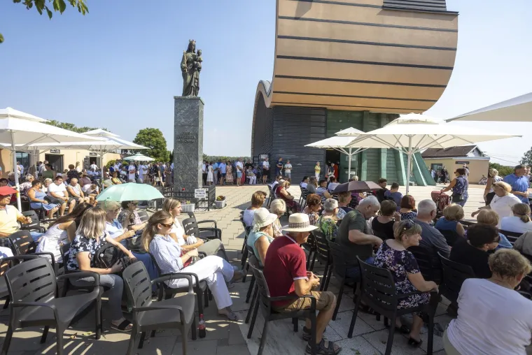 Sinj, Aljmaš, Trsat, Marija Bistrica! Marijanska svetišta krcata vjernicima. Ovako izgleda slavlje Velike Gospe