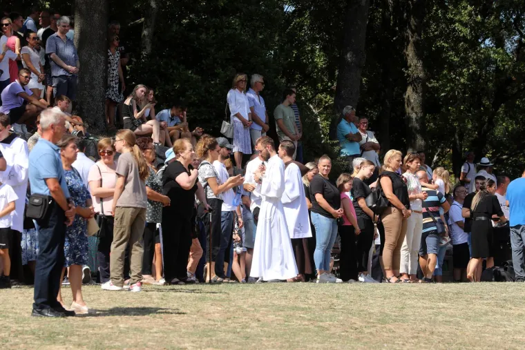 Sinj, Aljma&scaron;, Trsat, Marija Bistrica! Marijanska sveti&scaron;ta krcata vjernicima. Ovako izgleda slavlje Velike Gospe