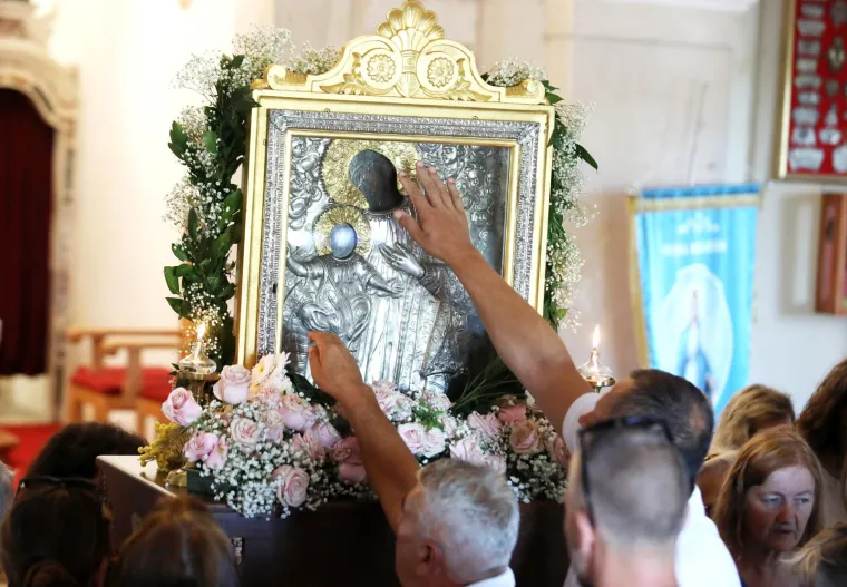 Sinj, Aljma&scaron;, Trsat, Marija Bistrica! Marijanska sveti&scaron;ta krcata vjernicima. Ovako izgleda slavlje Velike Gospe