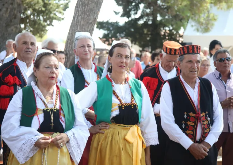 Sinj, Aljma&scaron;, Trsat, Marija Bistrica! Marijanska sveti&scaron;ta krcata vjernicima. Ovako izgleda slavlje Velike Gospe