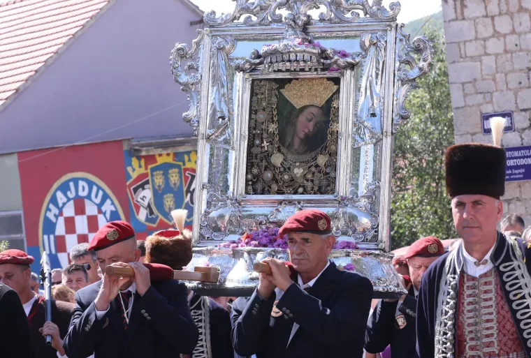 Sinj, Aljma&scaron;, Trsat, Marija Bistrica! Marijanska sveti&scaron;ta krcata vjernicima. Ovako izgleda slavlje Velike Gospe