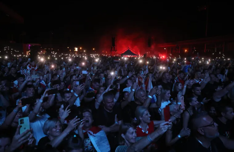 Thompson održao koncert u Dugopolju pred 40.000 ljudi! Pogledajte spektakularne prizore