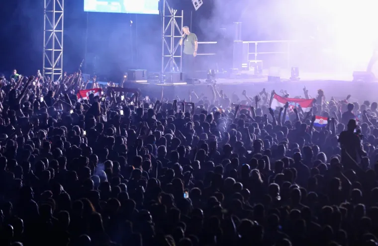 Thompson održao koncert u Dugopolju pred 40.000 ljudi! Pogledajte spektakularne prizore