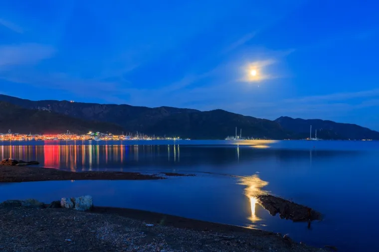 Neki objavljeni sadržaji na stranici su vrlo eksplicitni i kontroverzni.