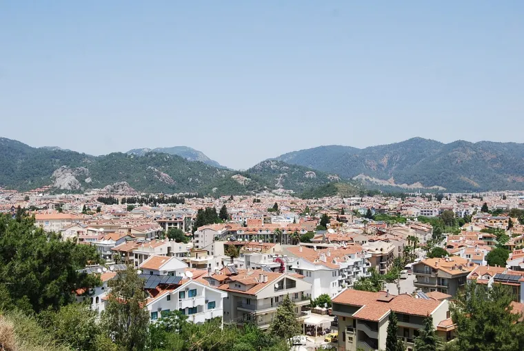 Bivša medicinska sestra i majka jednog djeteta, koja radi za tvrtku za istraživanje tržišta sa sjedištem u Velikoj Britaniji, počela je hodati s Imamom Sakaroğluom (36) prije dvije godine.