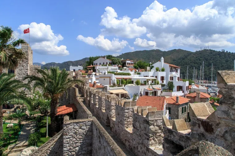 "To me ljuti, jer kako se usuđuje tako govoriti o meni. Ona me ni ne poznaje, to je čista ljubomora", rekla je Cheryl.