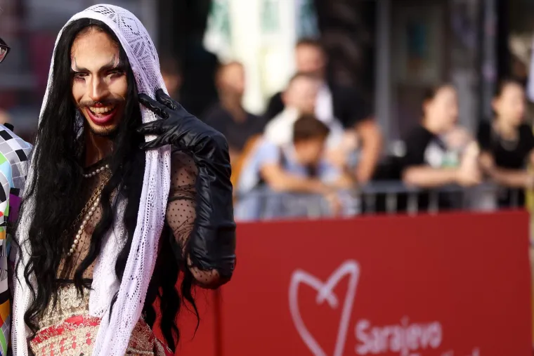 Čudnovati outfiti na Sarajevo Film Festivalu: Posebnu pažnju privukao je ovaj dvojac