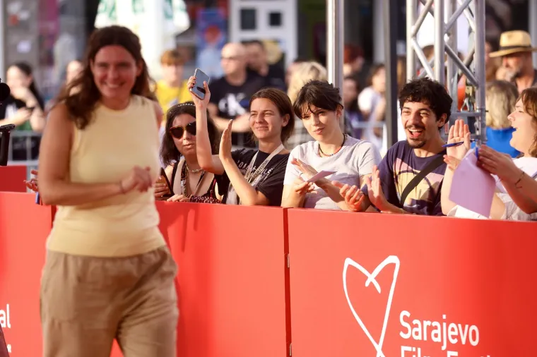 Čudnovati outfiti na Sarajevo Film Festivalu: Posebnu pažnju privukao je ovaj dvojac