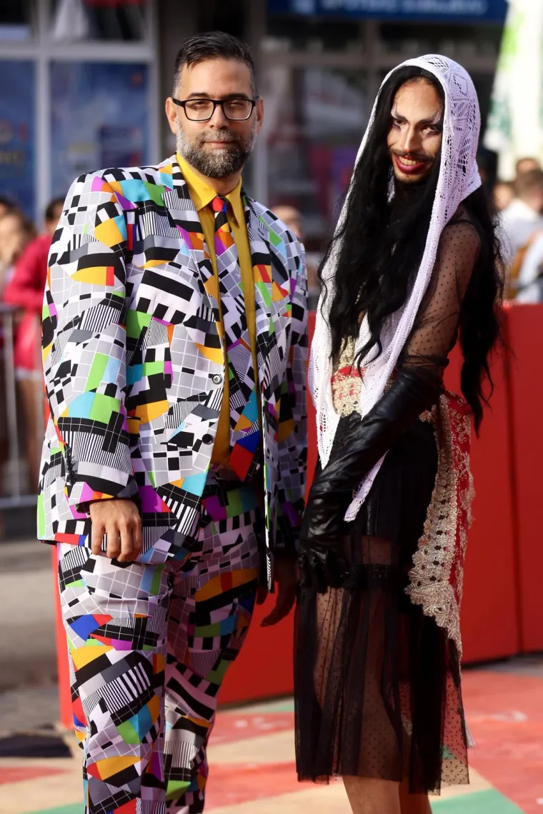 Čudnovati outfiti na Sarajevo Film Festivalu: Posebnu pažnju privukao je ovaj dvojac