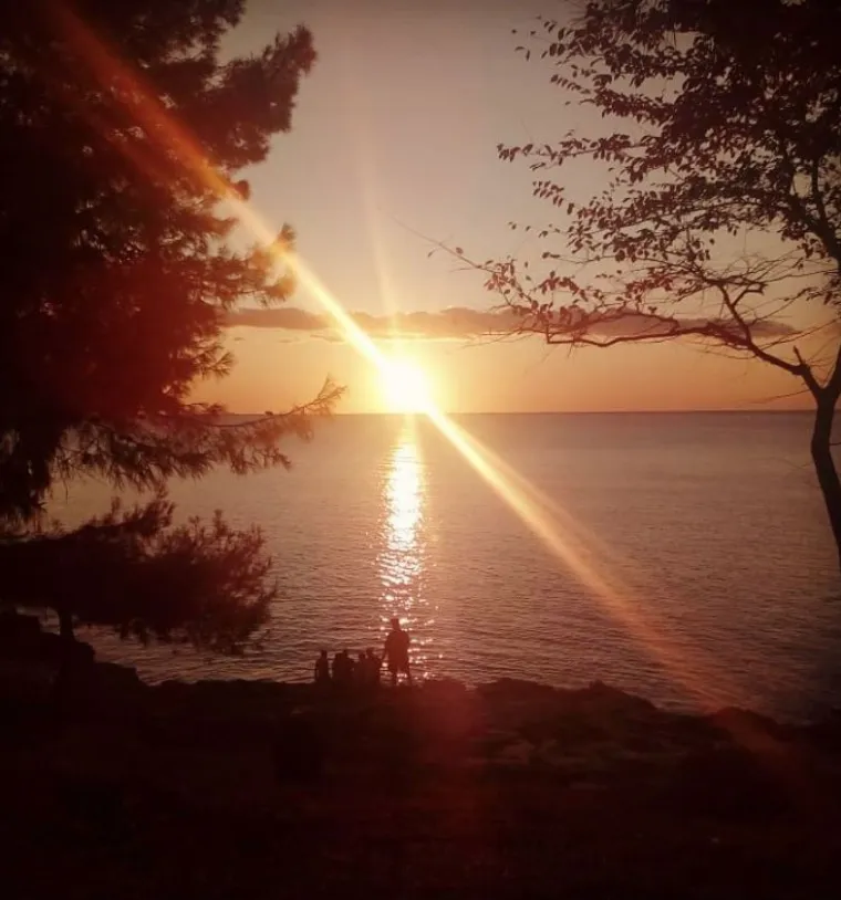 'Mala Jugoslavija' u Hrvatskoj: Na ovom otoku nema struje, vode, ali ni turista