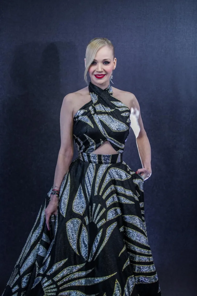 Omiljenoj pjevačici Jeleni Rozgi je 47. rođendan: Pogledajte fotografije 'vječne djevojčice'