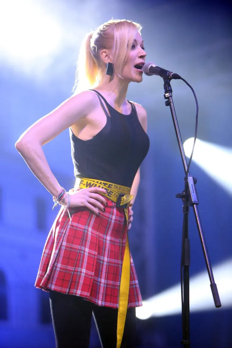 Omiljenoj pjevačici Jeleni Rozgi je 47. rođendan: Pogledajte fotografije 'vječne djevojčice'