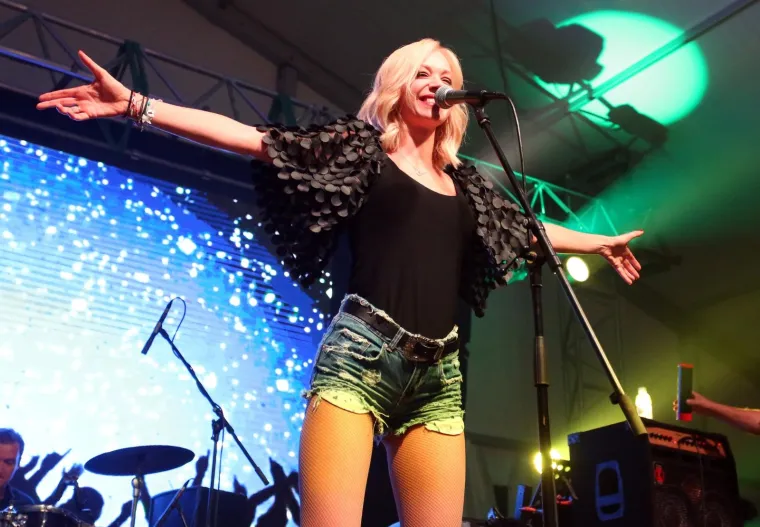 Omiljenoj pjevačici Jeleni Rozgi je 47. rođendan: Pogledajte fotografije 'vječne djevojčice'