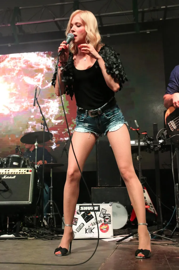 Omiljenoj pjevačici Jeleni Rozgi je 47. rođendan: Pogledajte fotografije 'vječne djevojčice'