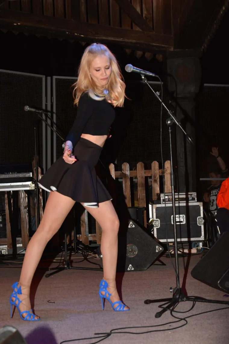 Omiljenoj pjevačici Jeleni Rozgi je 47. rođendan: Pogledajte fotografije 'vječne djevojčice'