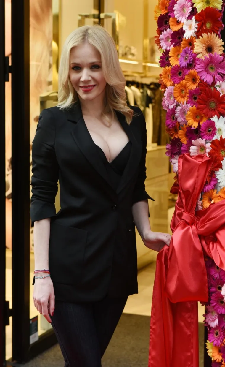 Omiljenoj pjevačici Jeleni Rozgi je 47. rođendan: Pogledajte fotografije 'vječne djevojčice'