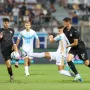 Škljoc u pravi trenutak: Ulovljen trenutak zbog kojeg je nakratko prekinuta utakmica