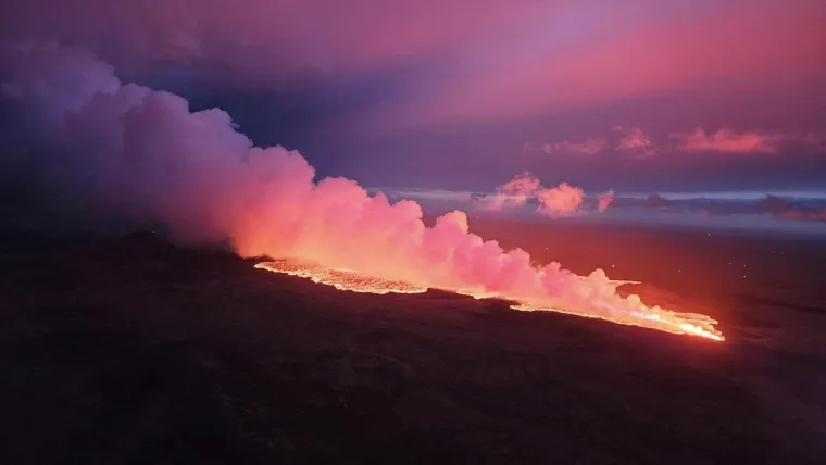 Pogledajte spektakularne, ali i zastrašujuće fotografije erupcije vulkana na Islandu