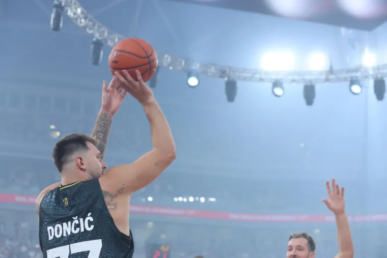 Legendarni Slovenac otišao u mirovinu, na spektakularni oproštaj stigli Dončić i Jokić