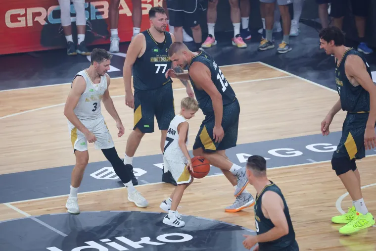 Legendarni Slovenac otišao u mirovinu, na spektakularni oproštaj stigli Dončić i Jokić