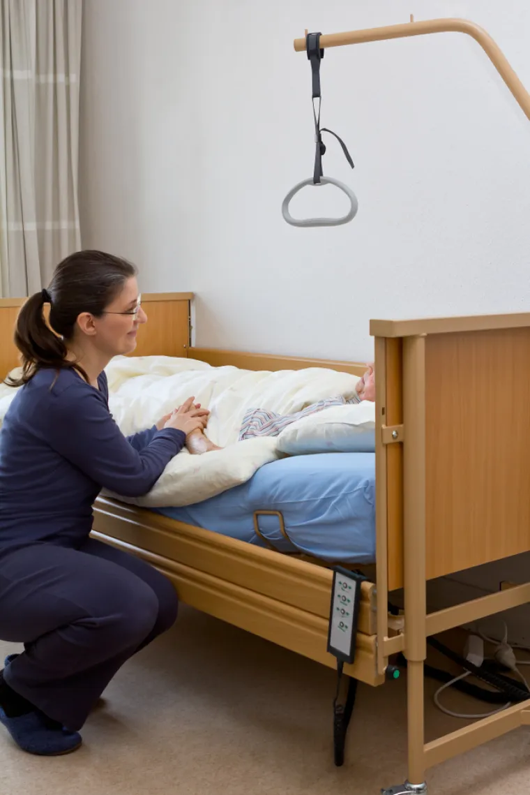 Julie tvrdi da postoje i trenuci kada će ljudi čekati da svi stignu da se oproste i onda će umrijeti, neki također odluče čekati dok se svi ne odu od njih.