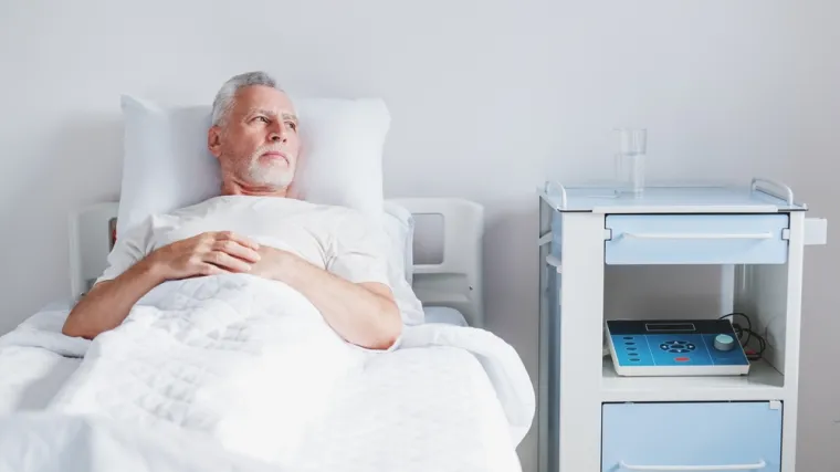 "Zajedničko iskustvo smrti" je fenomen koji je najvi&scaron;e pogodio Julie, a to je kada "netko tko ne umire osjeća, vidi ili razumije &scaron;to se događa osobi koja umire".