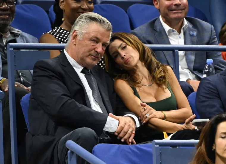 Alec Baldwin pratio je meč Novaka Đokovića: Našao se u društvu atraktivne supruge