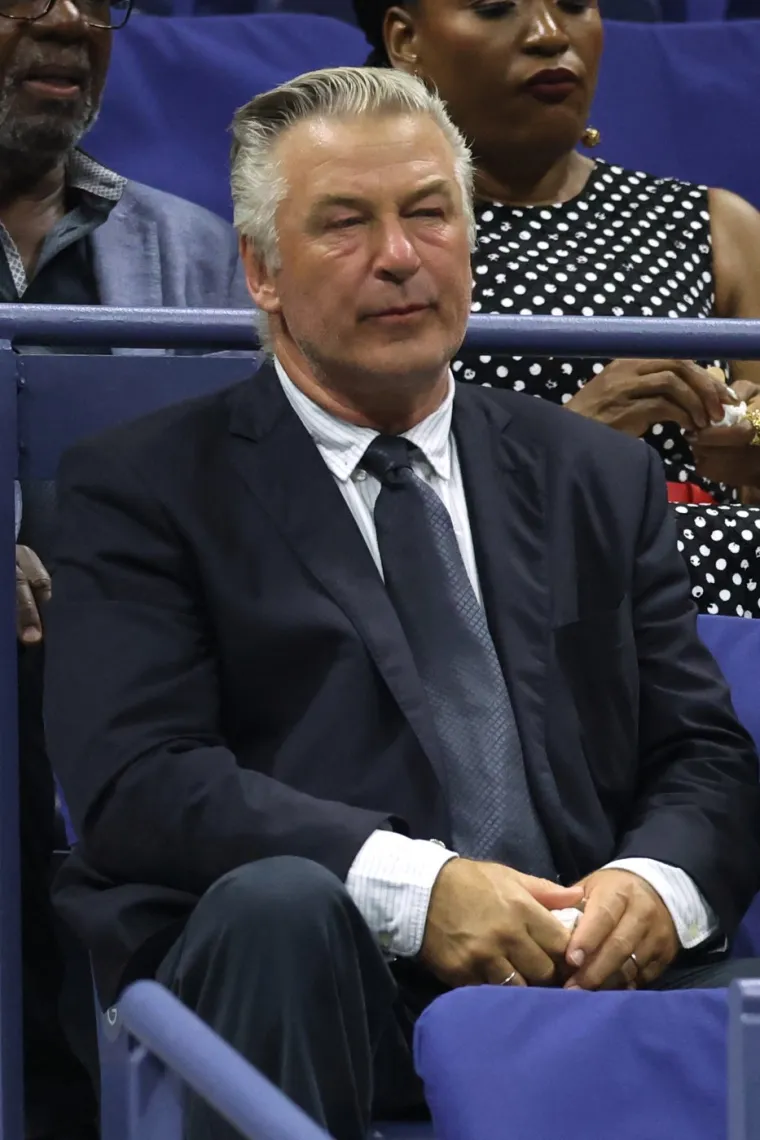 Alec Baldwin pratio je meč Novaka Đokovića: Našao se u društvu atraktivne supruge