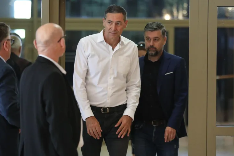 Političari se u suzama opraštaju od Freda Matića. Pogledajte tko je sve došao na komemoraciju