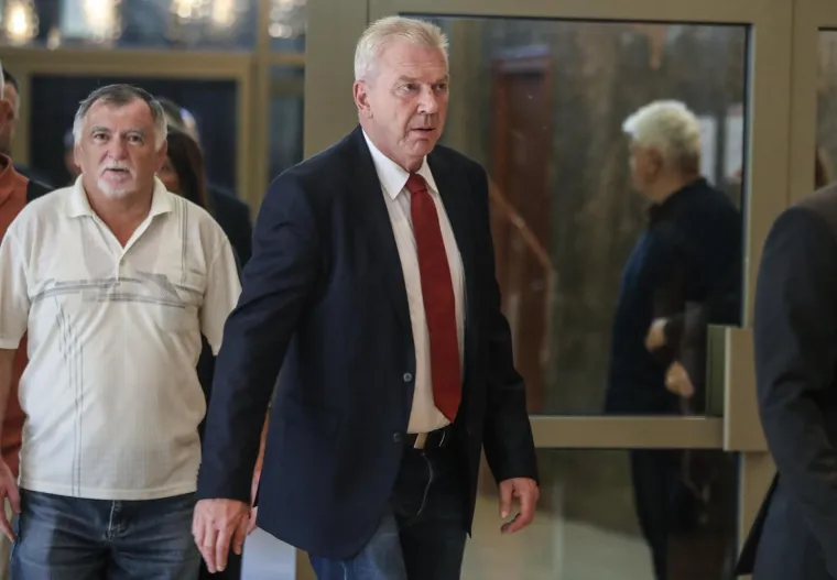 Političari se u suzama opraštaju od Freda Matića. Pogledajte tko je sve došao na komemoraciju